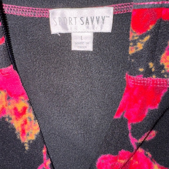 Floral Women's Fleece Jacket - Black and Pink Roses - Picture 4 of 4